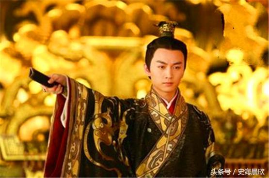 皇帝驾崩无人继位，18岁无名小辈一步登天成为新帝，开创西汉最强